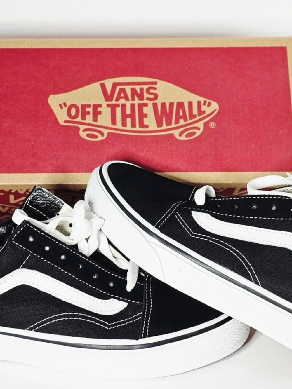Vans Black and White Low Top Sneakers Sz 3.5Y NIB - Picture 2 of 5